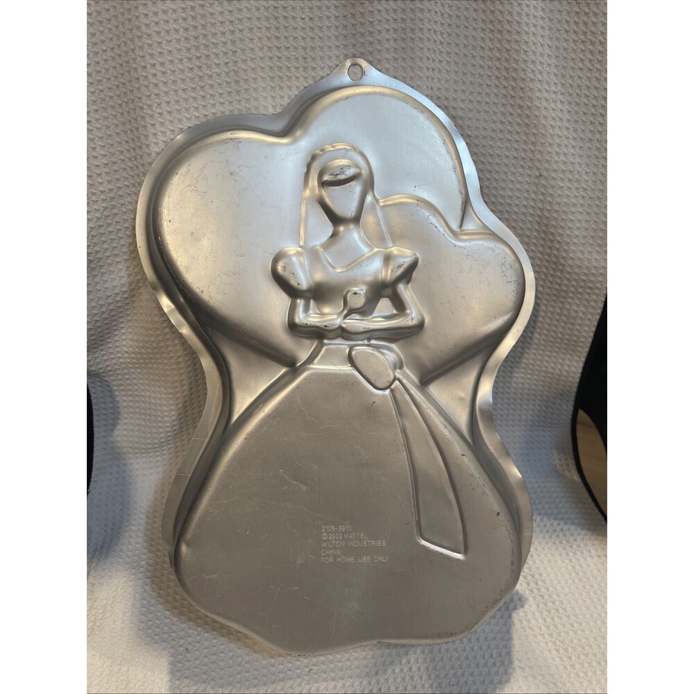 Retired Wilton Princess Cake Pan w/Bride Hearts ~ 2105-8910